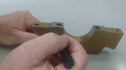 Capas de Mancais MILODON de 4 parafusos reforçam o bloco do Chevrolet V8 para preparações extremas