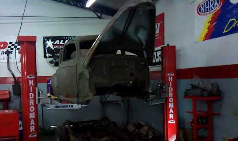 Subindo a carroceria do Ford 1946